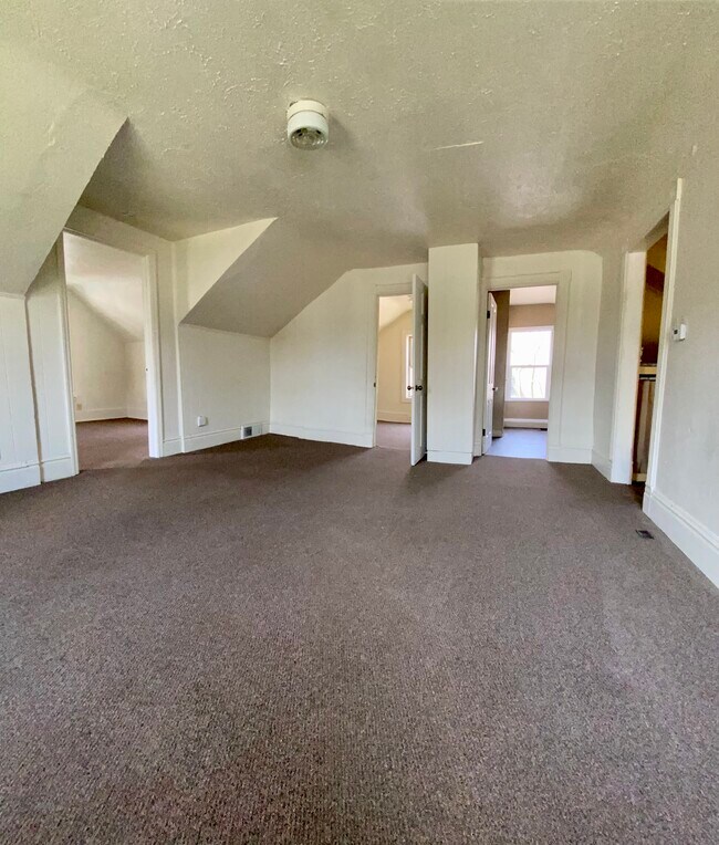 Living room. - 503 Middle