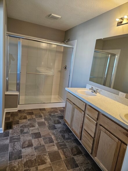 Building Photo - 211 Scotsgrove Dr