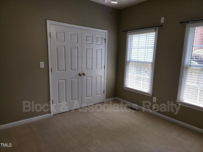 Building Photo - 608 Oxboro Cir