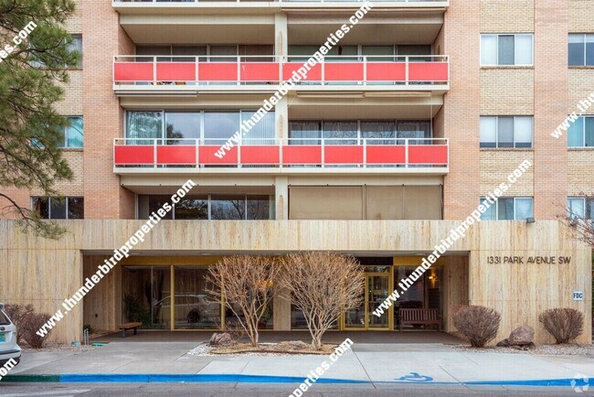 Building Photo - 1331 Park Ave SW
