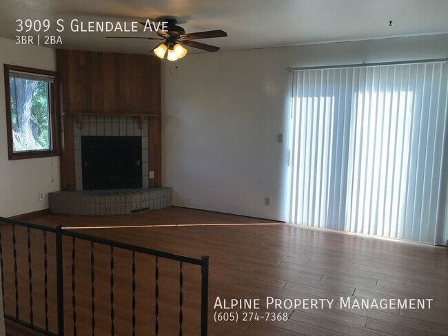 Building Photo - 3 Bed/2 Bath House For Rent!!