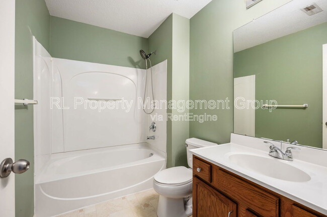 Building Photo - 1273 Grove Dr