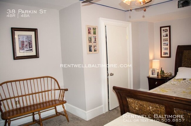 Building Photo - 38 Parkin St