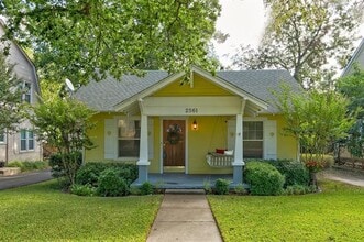 Building Photo - 2561 Rogers Ave