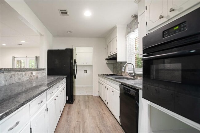 Building Photo - 2729 Lanier Dr