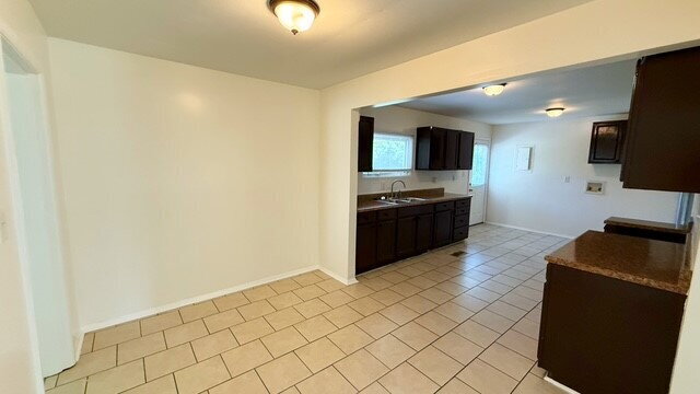 Building Photo - EAST SIDE 3 BEDROOM RANCH HOME AVAILABLE NOW!