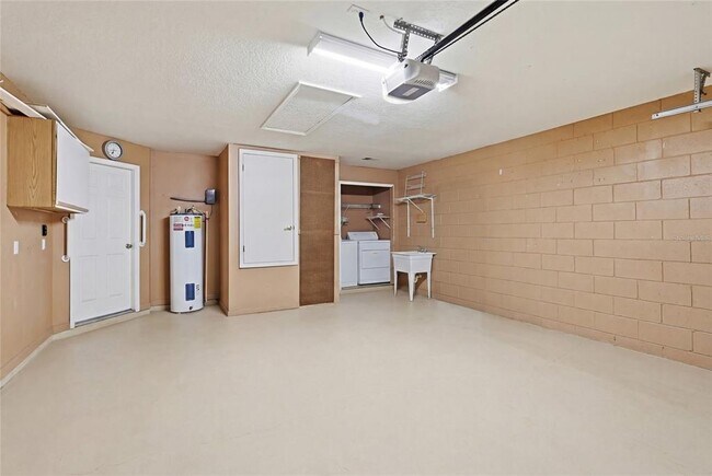 Building Photo - 156 Grand Canal Dr