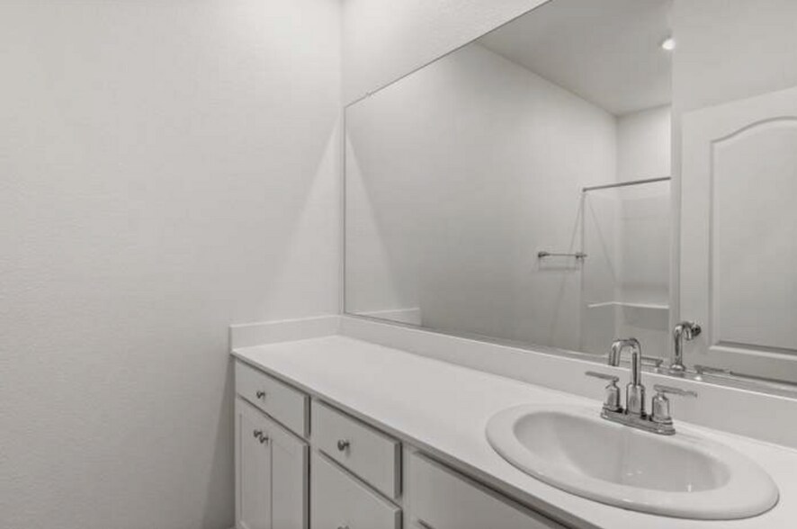 Building Photo - 25296 Villager Ln