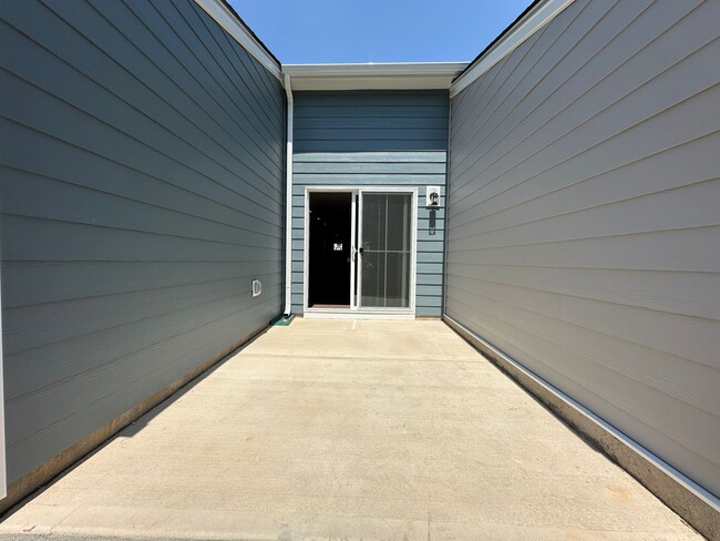 Building Photo - 127 Jameson Pk Dr