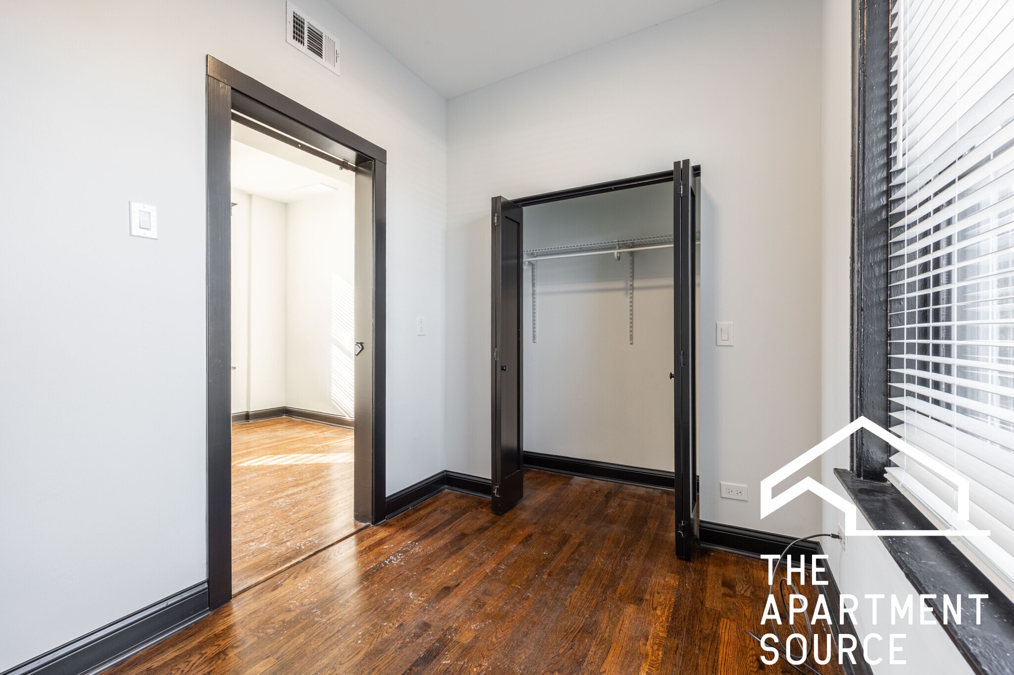 Building Photo - 2842 W Augusta Blvd