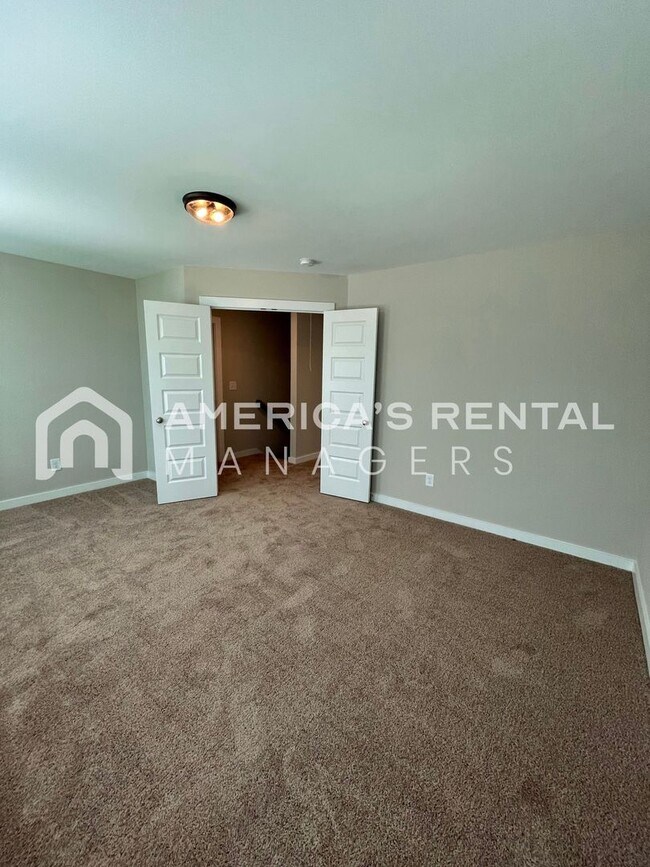 Building Photo - Home for Rent in Weaver, AL!!! Available to View Now! PRICE REDUCTION!! Sign a 13-month lease by ...