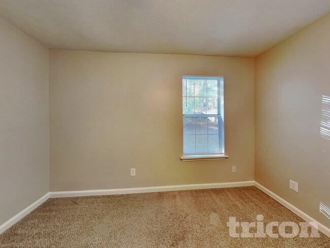 Building Photo - 5625 Longbow Dr