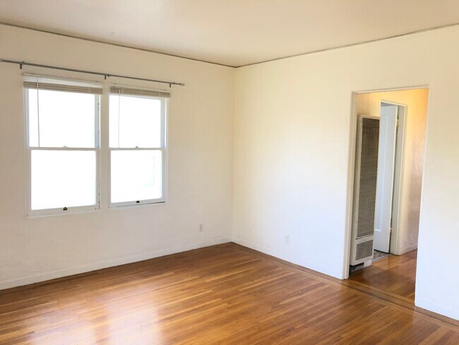Building Photo - 1217 Sacramento St