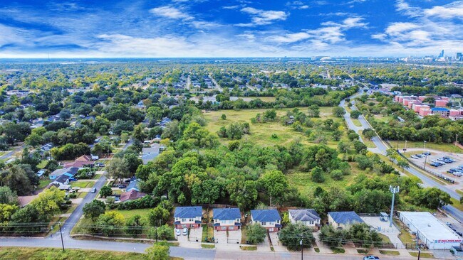 Building Photo - 8126 Jutland Rd