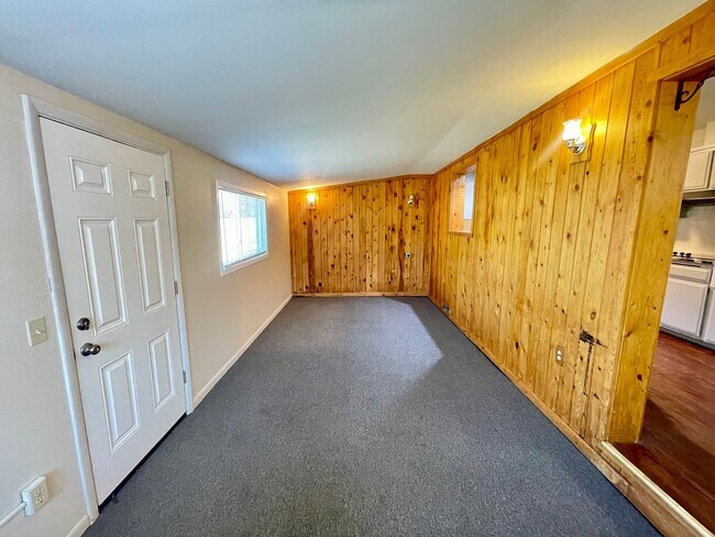 Building Photo - Charming 3 Bed, 2 Bath Home Near CSU & Old Town Fort Collins!