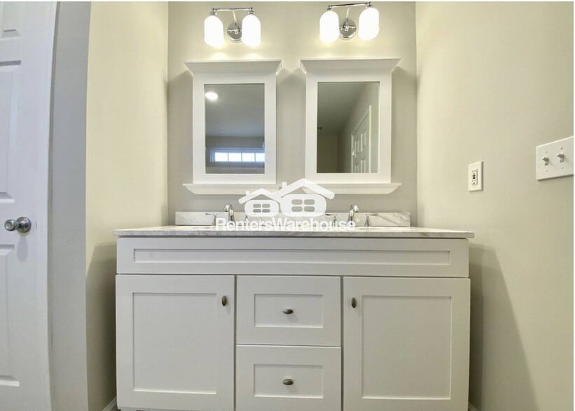 Building Photo - 39 Glenmaura Way NW