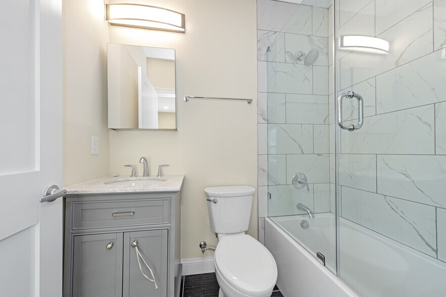 Building Photo - 64 Bradbury Ave