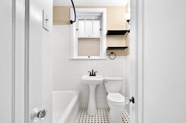 Building Photo - 5505 Rhodes Ave