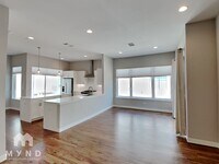 Building Photo - 2109 Bennett Ave