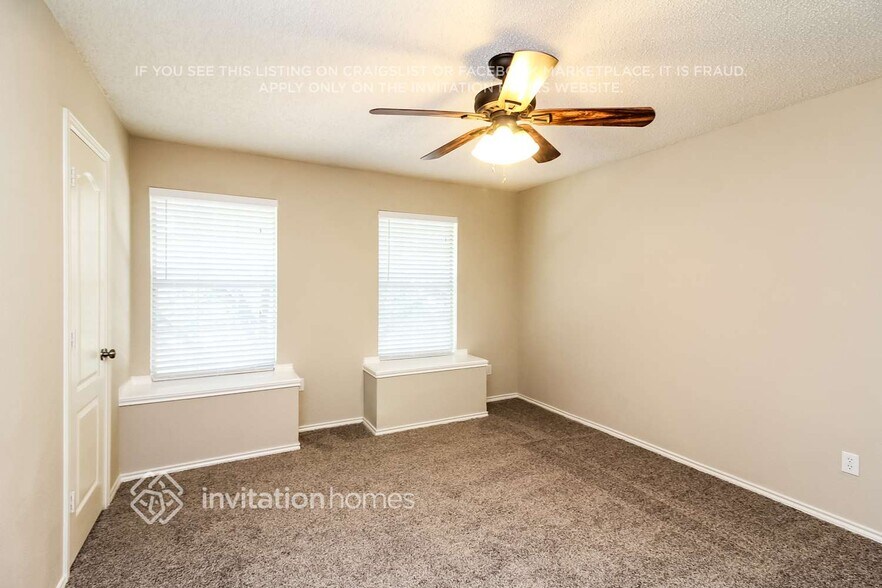 Building Photo - 703 Meadowgate Dr