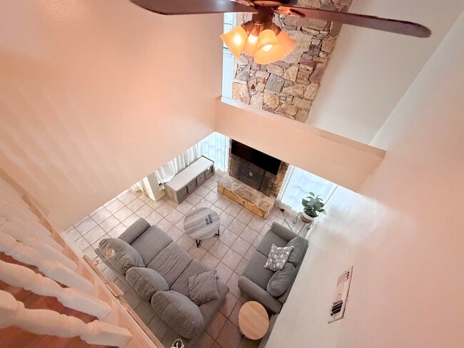 Building Photo - 200 Martingale