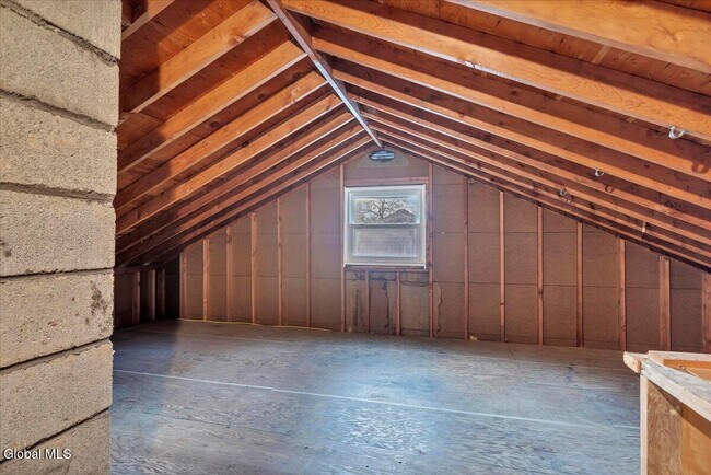 Building Photo - 1165 Cresse Ave