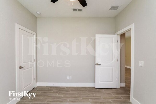 Building Photo - 51 Inconnu Dr