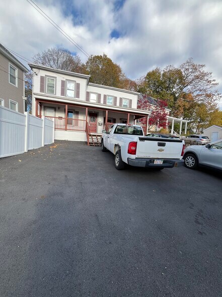 Building Photo - 33 White St