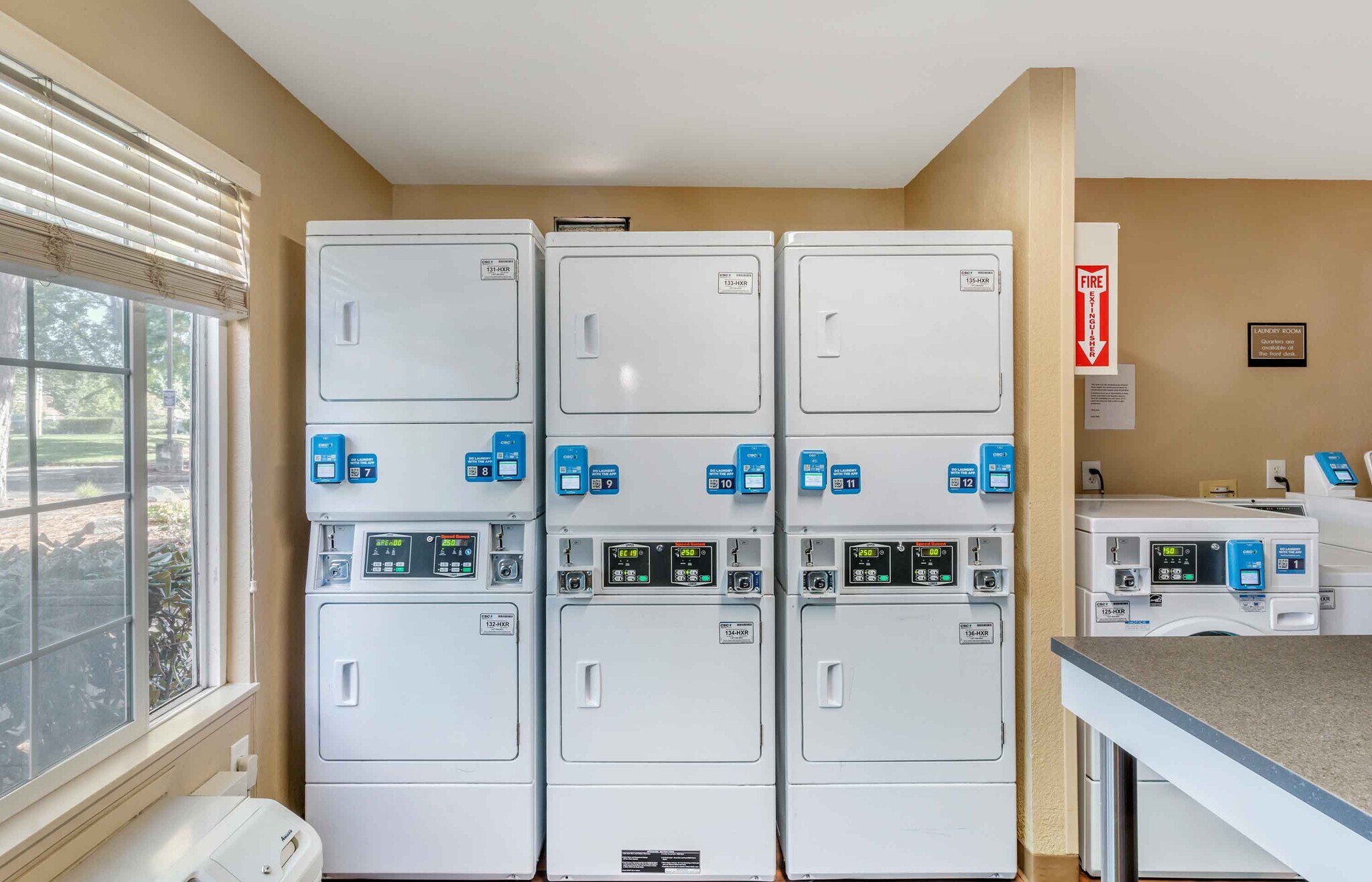 Building Photo - Furnished Studio-Portland - Beaverton