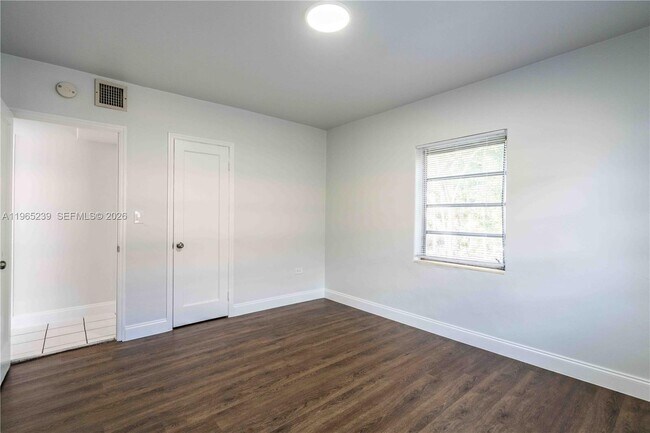 Building Photo - 439 NE 82nd St