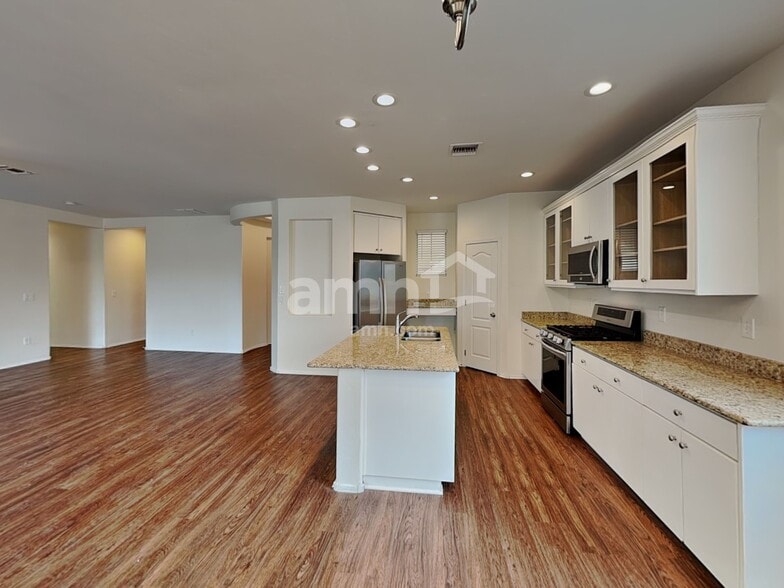 Building Photo - 12659 N Maize Dr