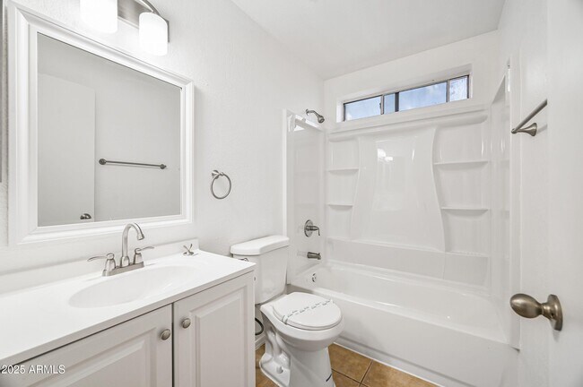 Building Photo - 8833 W Puget Ave