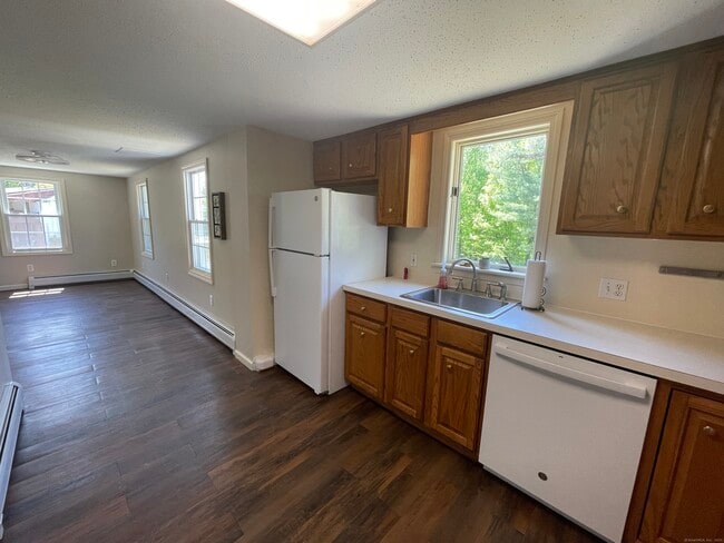 Building Photo - 161 Hoadley Rd