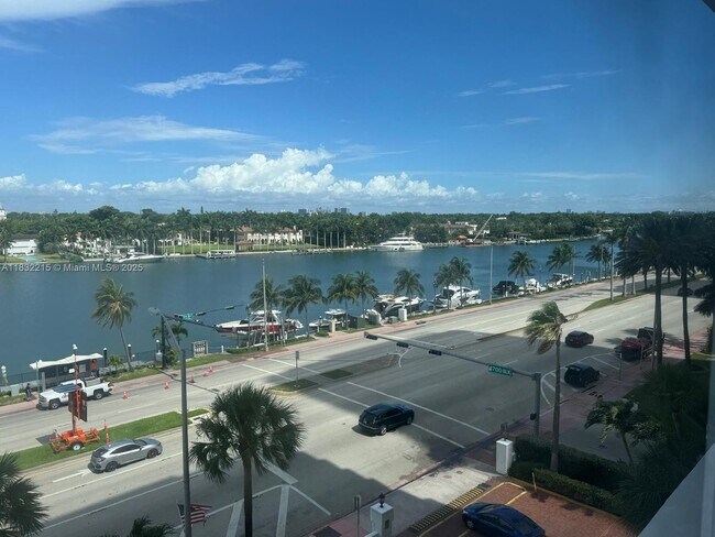 Building Photo - 4747 Collins Ave