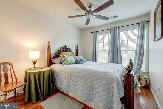 Building Photo - 22644 Amberjack Square