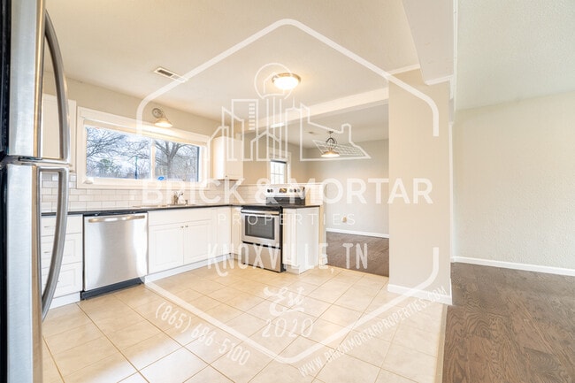 Building Photo - 837 Teffeteller Ln