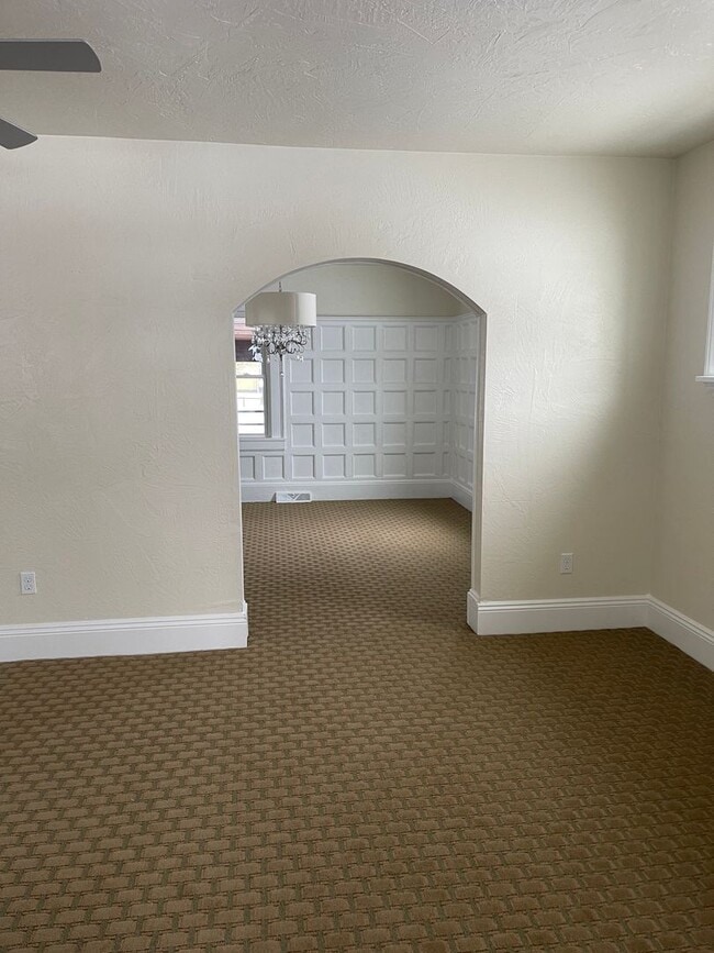 Building Photo - Completely Remodeled 3 Bedroom House