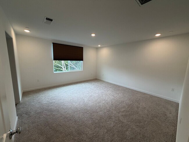 Building Photo - 3 Bedroom | 2.5 Bathroom | New single family home