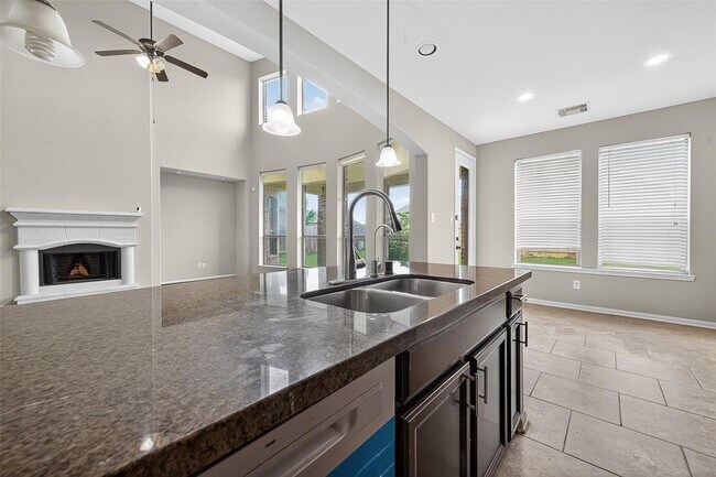 Building Photo - 603 Whitney Oaks Ln