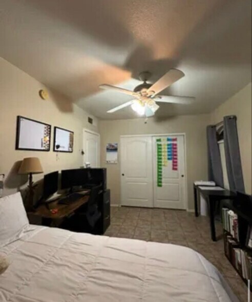 Building Photo - 7400 W Flamingo Rd