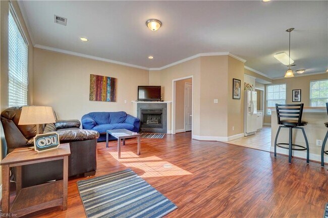 Building Photo - 4112 Killam Ave