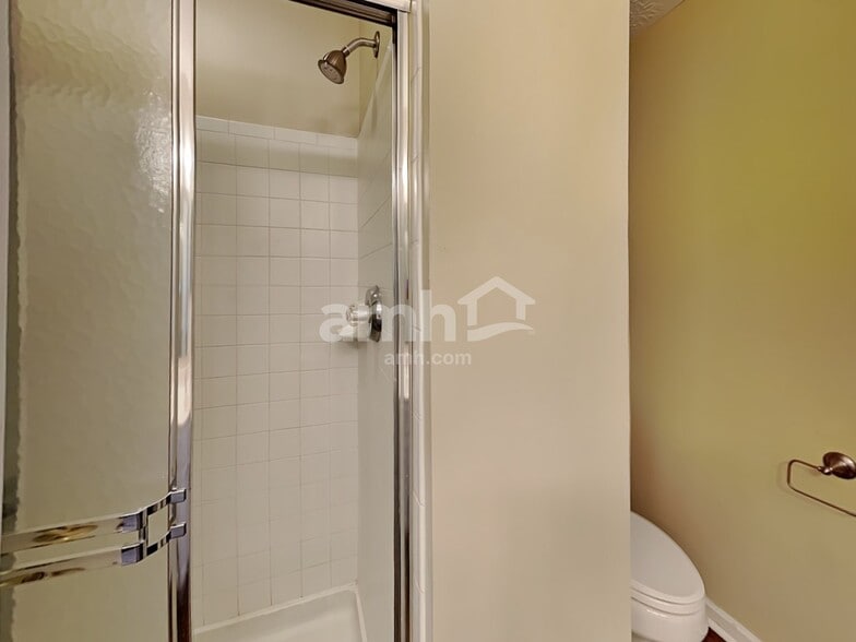 Building Photo - 5477 Buxley Dr
