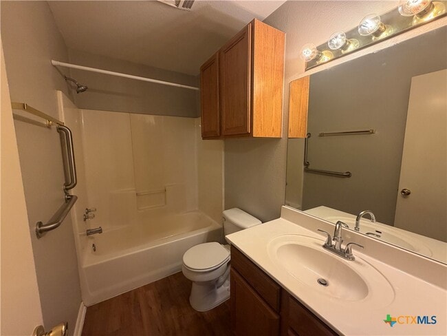 Building Photo - 2752 FM1044