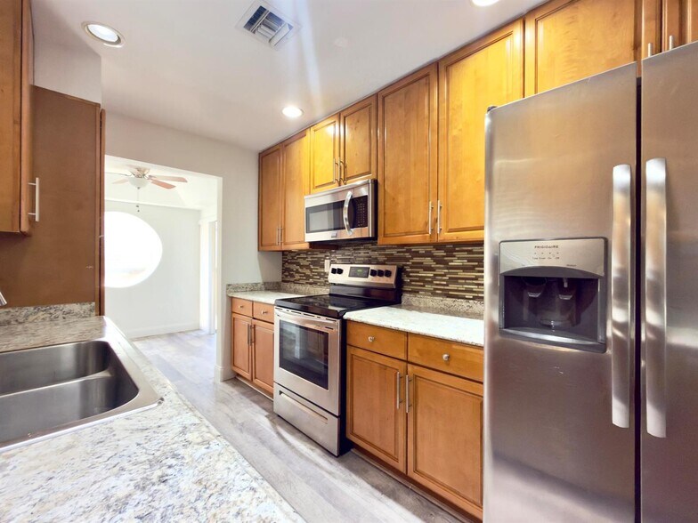 Building Photo - 11698 NW 20th Dr