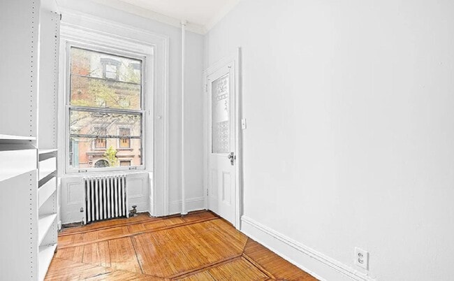 Building Photo - 44 Remsen St