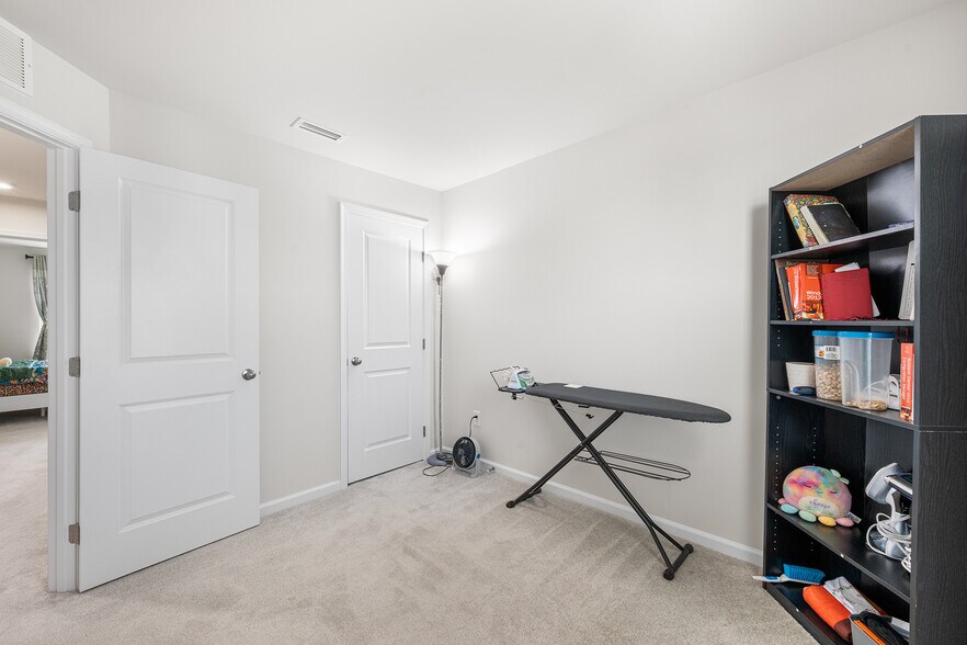 Building Photo - 26 L Wendowski St