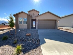 Building Photo - 3 Bedroom Single Story New Build in Lomas ...