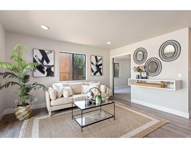 Building Photo - 500 Forest Dr