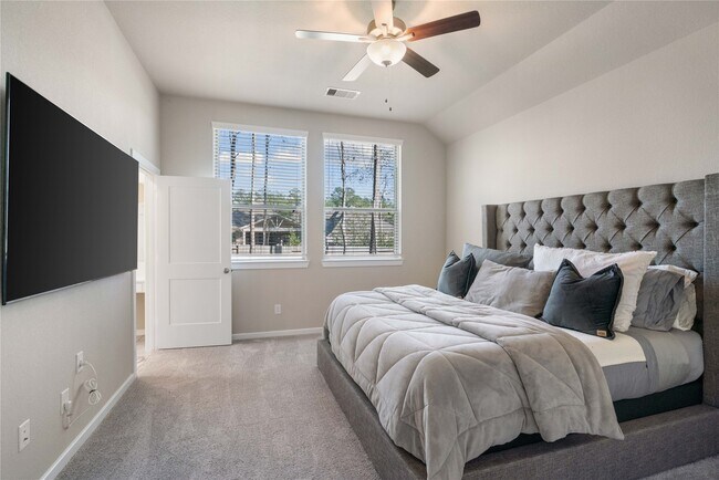 Building Photo - 389 Andes Dr