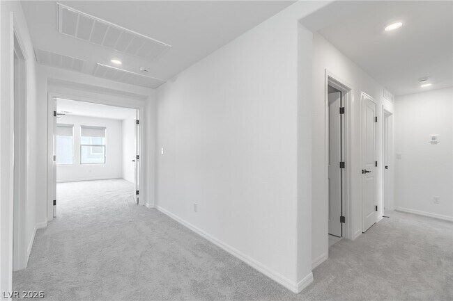 Building Photo - 6846 W Ford Ave